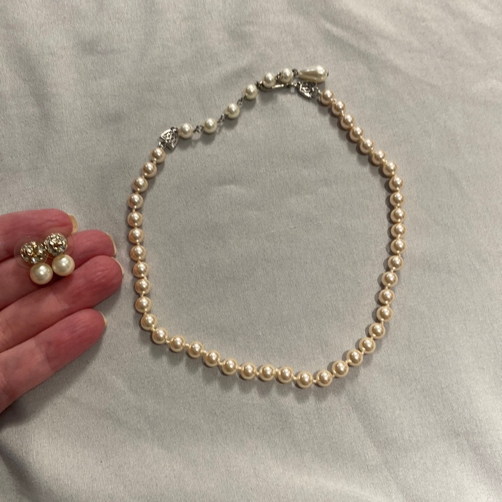 Costume pearl necklace and earrings